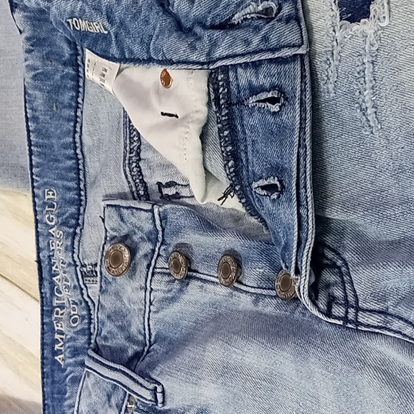 American Eagle Outfitters Tom Girl Distressed Patched Lite Blue Jeans Size 4 - Picture 15 of 16